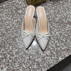 Pearl-Embellished Pointed Toe Mules - Ivory